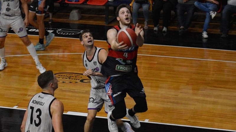 Mariano Marina pega el salto a la Liga Nacional